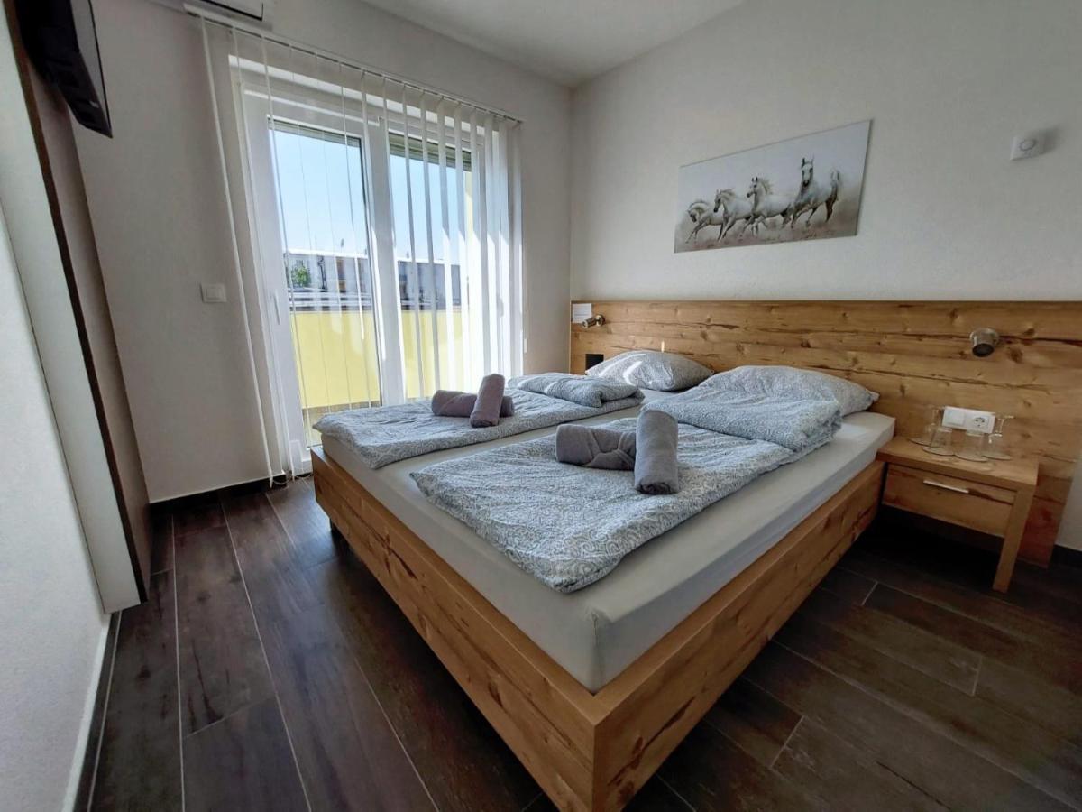 Gold Apartmani Kozarac Exterior photo